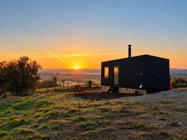 Ginger, a HIDE n SEEK cabin near Salisbury